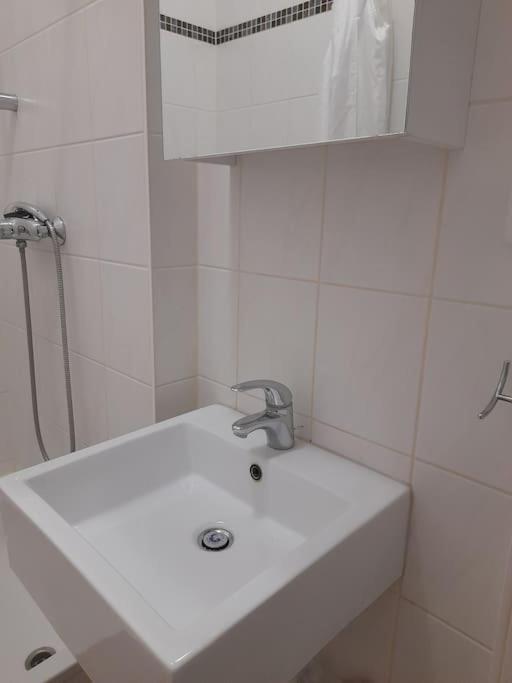 Zwei-Zimmer Wohnung In Wiesbadens Westend Exteriér fotografie